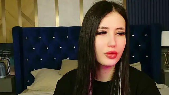 Snapshot of EmmaLawrens chatting on 04-01-26, 10:38 EmmaLawrens online show from 04-01-26, 10:38