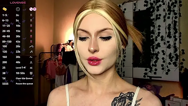 Emily  Mooree online show from 11-11-25, 03:28