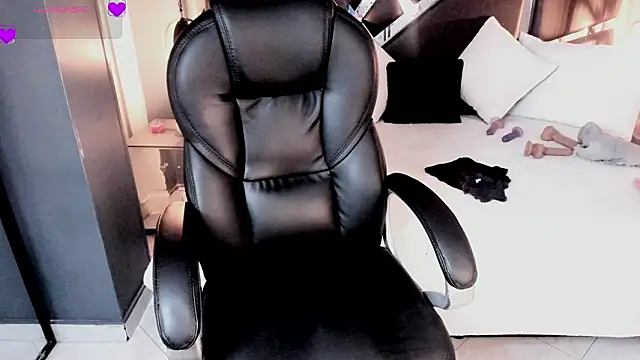 Snapshot of vaiolethsan__ chatting on 02-16-26, 08:16 vaiolethsan online show from 02-16-26, 08:16