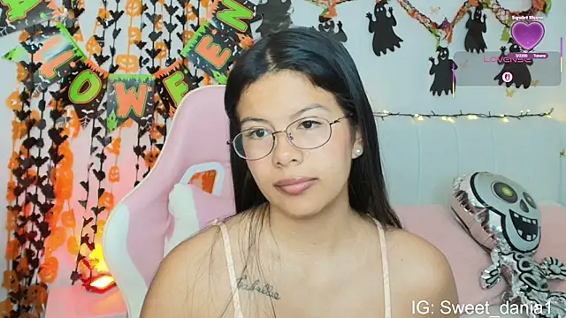 sweet dania  online show from 10-28-25, 09:35