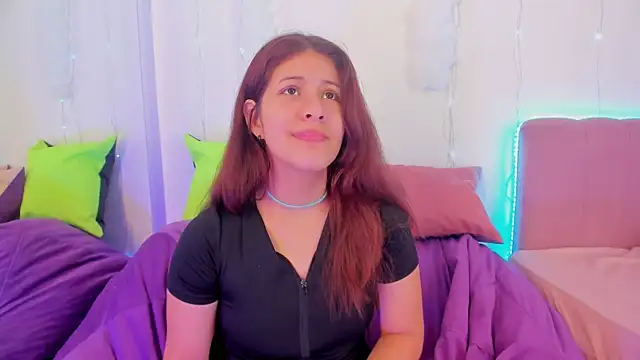 Snapshot of MiaQueen021 chatting on 10-07-25, 12:57 MiaQueen021 online show from 10-07-25, 12:57