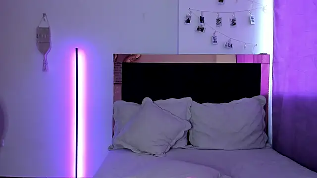 Snapshot of Carorosse chatting on 02-21-25, 10:26 Carorosse online show from 02-21-25, 10:26