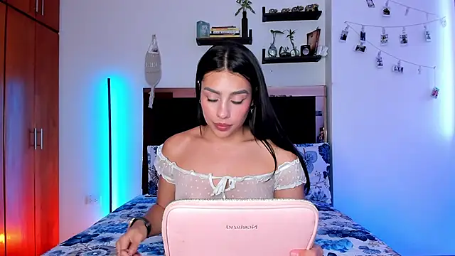 Snapshot of Carorosse chatting on 03-19-25, 10:20 Carorosse online show from 03-19-25, 10:20