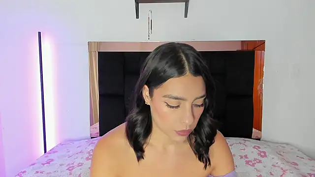 Snapshot of Carorosse chatting on 12-16-25, 08:14 Carorosse online show from 12-16-25, 08:14