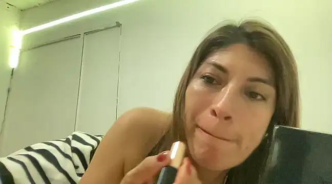 LunaBeya online show from 03-19-25, 01:43