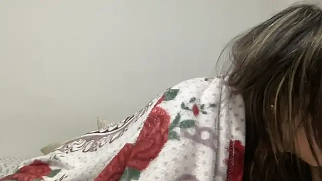 LunaBeya online show from 10-27-25, 02:54