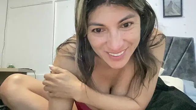 LunaBeya online show from 02-10-26, 12:31