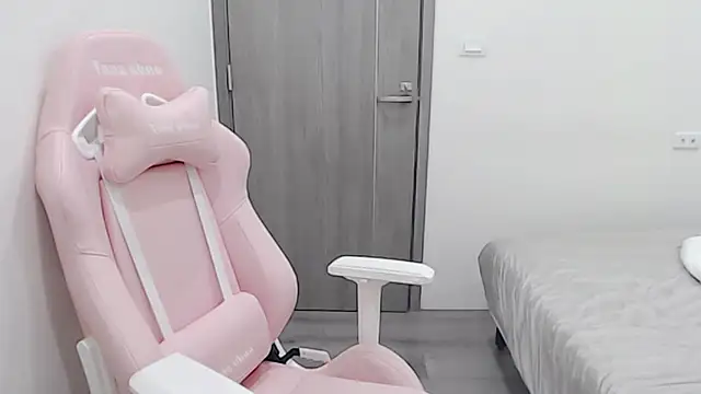 minnie9009 online show from 10-31-25, 04:19