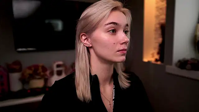 ileanacampbe online show from 01-13-25, 07:00