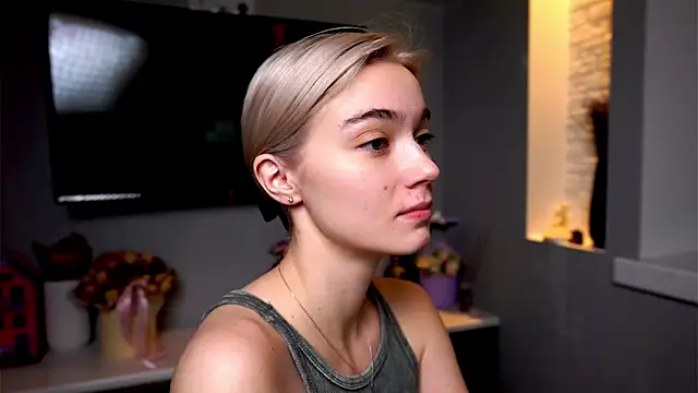 ileanacampbe online show from 01-16-25, 04:28