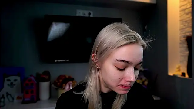 ileanacampbe online show from 01-22-25, 05:48