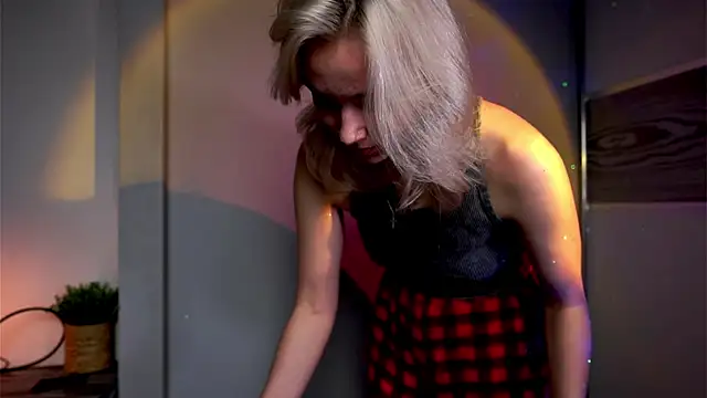 ileanacampbe online show from 03-12-25, 05:02