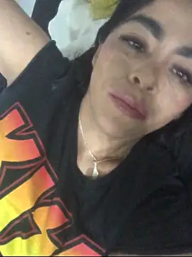 Snapshot of lashula chatting on 11-08-25, 04:01 lashula online show from 11-08-25, 04:01