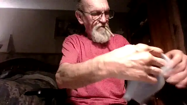 Snapshot of Aldick68 chatting on 02-15-25, 06:23 Aldick68 online show from 02-15-25, 06:23