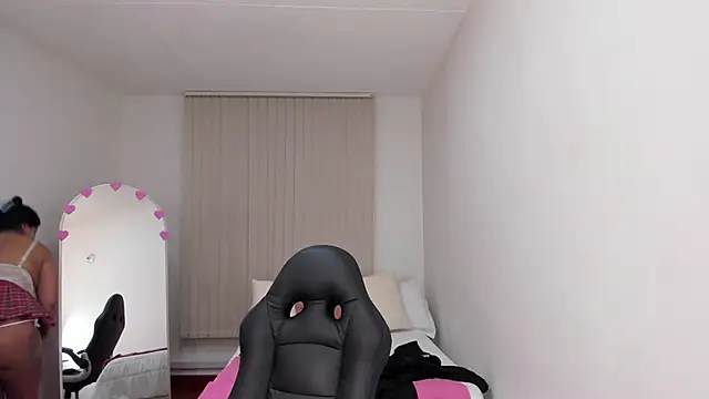 Snapshot of _Daniela_hot_1 chatting on 02-23-25, 03:24  Daniela hot 1 online show from 02-23-25, 03:24