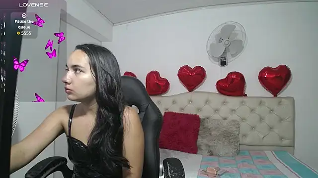 Maylin horny19 online show from 10-11-25, 12:04