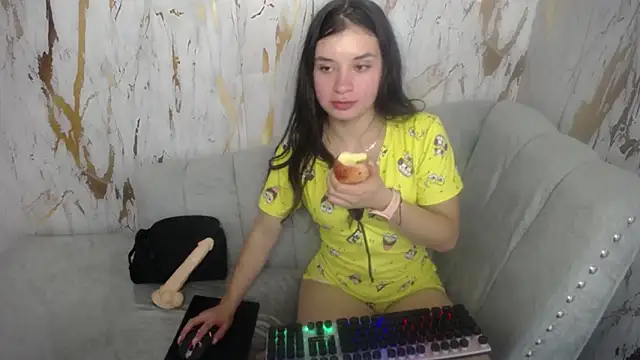 Snapshot of Sarita_v_ chatting on 02-03-25, 03:59 Sarita v online show from 02-03-25, 03:59