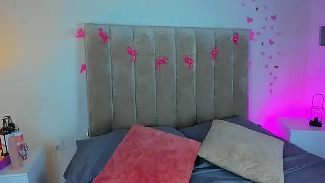 Dahlia Rousse online show from 02-10-25, 08:21