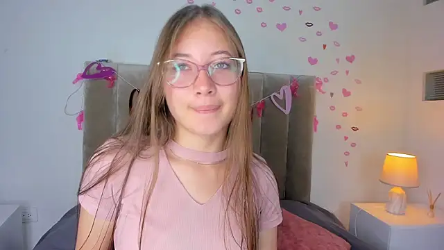 Dahlia Rousse online show from 03-15-25, 07:59