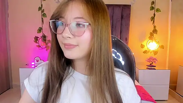 Dahlia Rousse online show from 11-04-25, 10:53