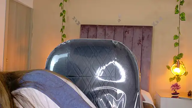 Dahlia Rousse online show from 03-08-26, 09:02