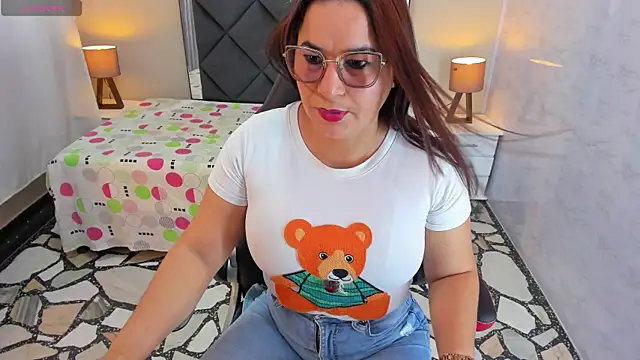 Snapshot of CamyMature chatting on 01-27-25, 06:09 CamyMature online show from 01-27-25, 06:09