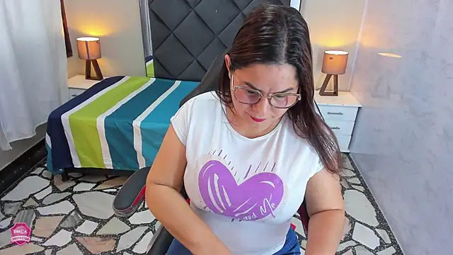 Snapshot of CamyMature chatting on 02-12-25, 06:40 CamyMature online show from 02-12-25, 06:40