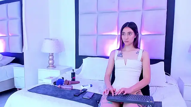 MeganPresleyy online show from 03-06-25, 12:19