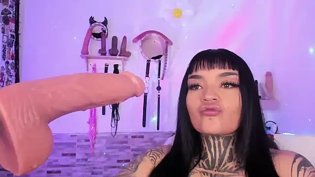 amyswallow7 online show from 02-11-26, 01:16