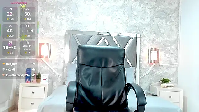 Snapshot of Luxury_Woman chatting on 02-12-25, 07:24 Luxury Woman online show from 02-12-25, 07:24