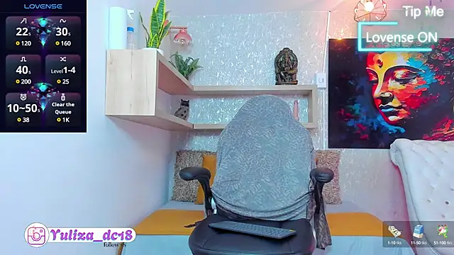 Snapshot of Luxury_Woman chatting on 02-28-25, 03:48 Luxury Woman online show from 02-28-25, 03:48