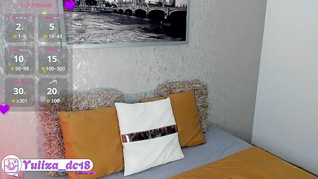 Snapshot of Luxury_Woman chatting on 12-16-25, 03:55 Luxury Woman online show from 12-16-25, 03:55