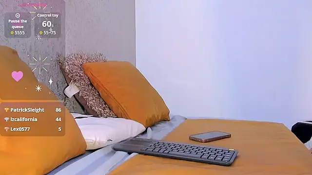 Snapshot of Luxury_Woman chatting on 02-03-26, 06:40 Luxury Woman online show from 02-03-26, 06:40