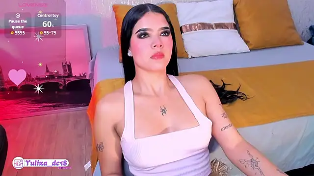 Snapshot of Luxury_Woman chatting on 02-12-26, 11:33 Luxury Woman online show from 02-12-26, 11:33