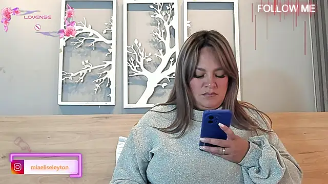 Snapshot of Elise-Leyton chatting on 04-29-26, 05:30 Elise-Leyton online show from 04-29-26, 05:30