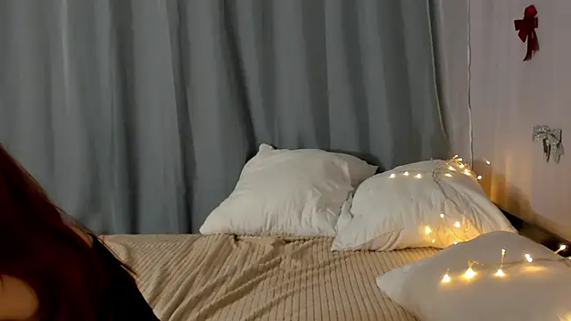 Snapshot of Amelia_skyy chatting on 10-29-25, 02:47 Amelia skyy online show from 10-29-25, 02:47