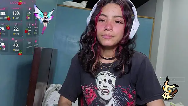 Snapshot of Lovelyamyy chatting on 10-11-25, 03:32 Lovelyamyy online show from 10-11-25, 03:32