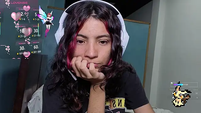 Snapshot of Lovelyamyy chatting on 10-16-25, 06:03 Lovelyamyy online show from 10-16-25, 06:03