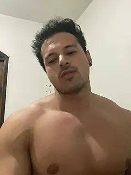 Snapshot of Lucasfit24 chatting on 01-24-25, 01:03 Lucasfit24 online show from 01-24-25, 01:03