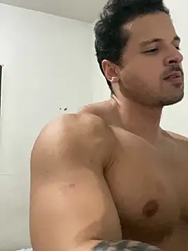 Snapshot of Lucasfit24 chatting on 01-26-25, 11:18 Lucasfit24 online show from 01-26-25, 11:18