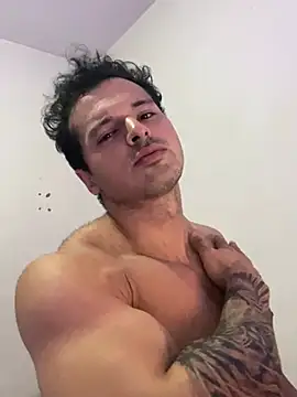 Snapshot of Lucasfit24 chatting on 02-06-25, 11:15 Lucasfit24 online show from 02-06-25, 11:15