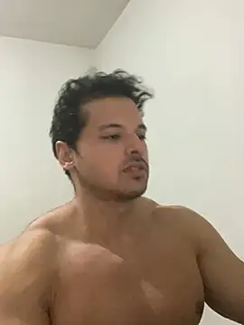 Snapshot of Lucasfit24 chatting on 02-19-25, 11:49 Lucasfit24 online show from 02-19-25, 11:49