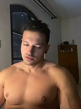 Snapshot of Lucasfit24 chatting on 03-05-25, 11:28 Lucasfit24 online show from 03-05-25, 11:28