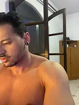 Snapshot of Lucasfit24 chatting on 03-15-25, 11:50 Lucasfit24 online show from 03-15-25, 11:50