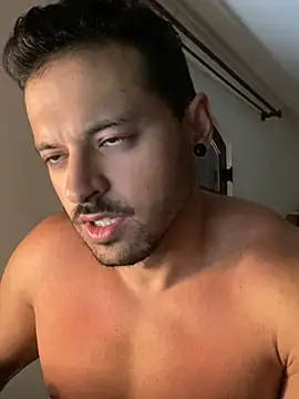 Snapshot of Lucasfit24 chatting on 03-19-25, 12:01 Lucasfit24 online show from 03-19-25, 12:01