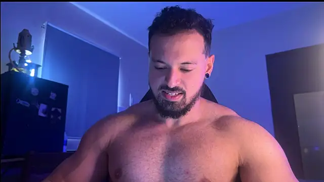 Snapshot of Lucasfit24 chatting on 11-13-25, 05:12 Lucasfit24 online show from 11-13-25, 05:12