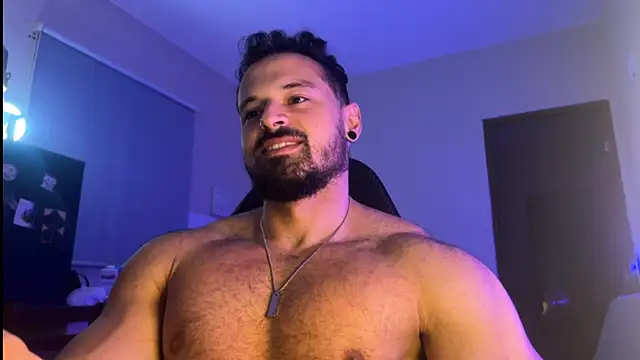 Snapshot of Lucasfit24 chatting on 11-25-25, 02:33 Lucasfit24 online show from 11-25-25, 02:33