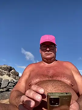 Snapshot of MountJohnXL chatting on 12-20-25, 03:30 MountJohnXL online show from 12-20-25, 03:30