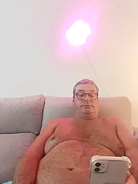 Snapshot of MountJohnXL chatting on 04-30-26, 01:23 MountJohnXL online show from 04-30-26, 01:23