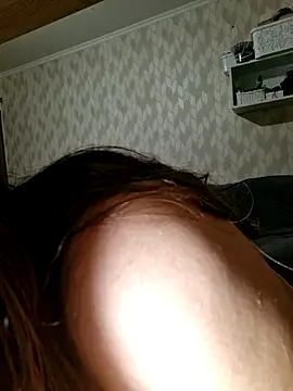 Snapshot of Melenka chatting on 11-10-25, 10:42 Melenka online show from 11-10-25, 10:42